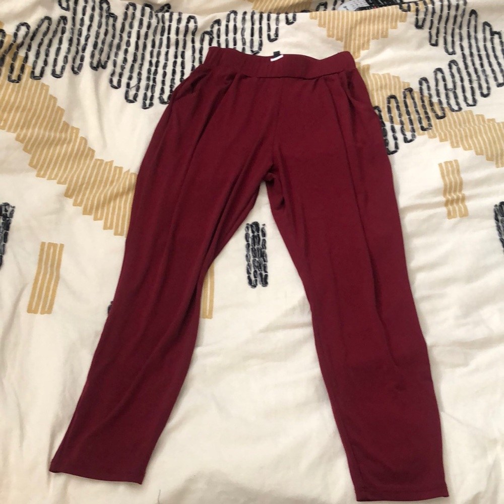 NWOT Maroon jogger/dress pant